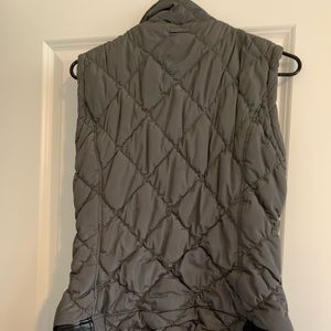 Marc New York vest, olive green. Hole in the right pocket.